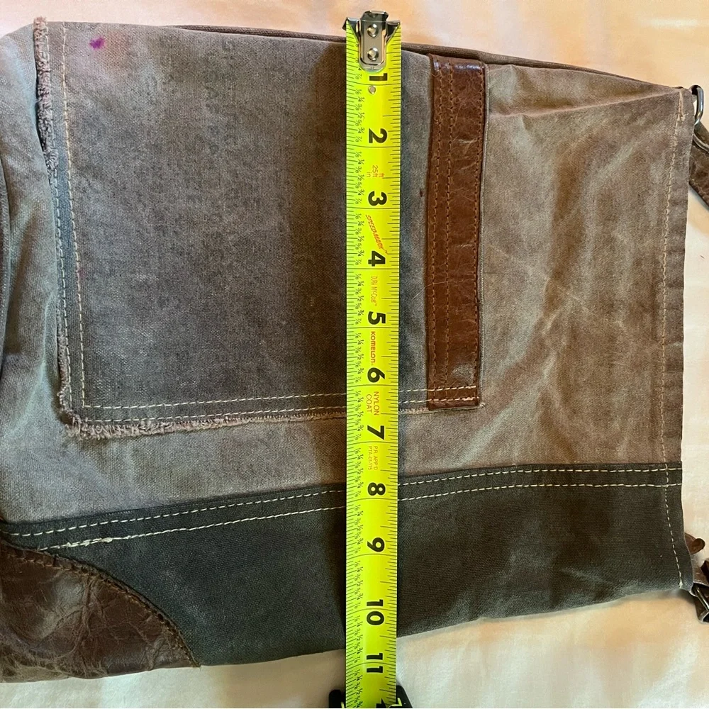 Stylish Brown and Gray Crossbody Bag - Picture 4 of 11